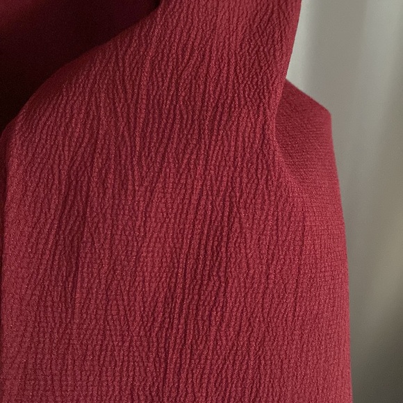 Asymmetrical burgundy suit - Picture 7 of 10